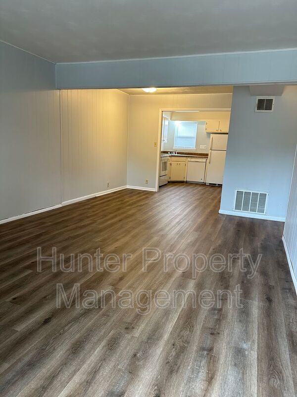 1403 E Elm St Unit 17 Springfield, MO 65802 | Hunter Property Management