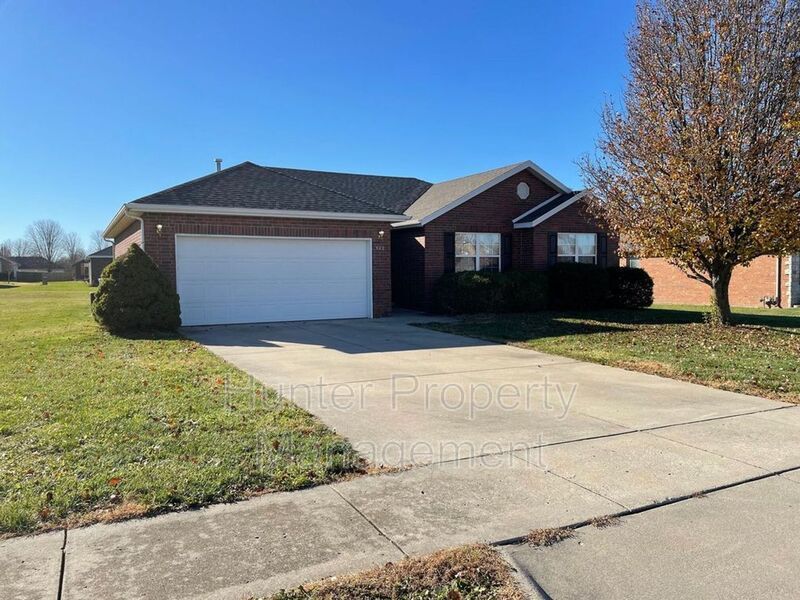 502 Silverleaf Ln Willard, MO 65781 Hunter Property Management